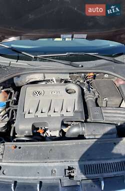 Седан Volkswagen Passat 2012 в 