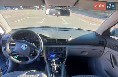 Седан Volkswagen Passat 2000 в 
