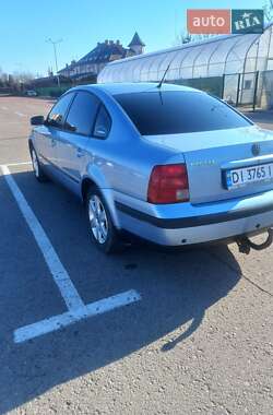 Седан Volkswagen Passat 2000 в 