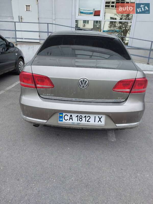 Седан Volkswagen Passat 2012 в Черкассах