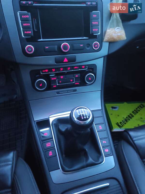 Універсал Volkswagen Passat 2011 в Вінниці