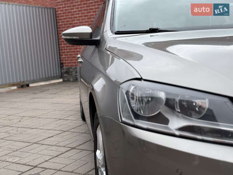 Универсал Volkswagen Passat 2014 в Киеве