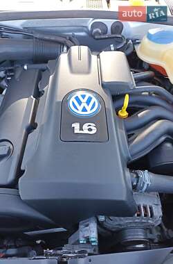 Седан Volkswagen Passat 2002 в 