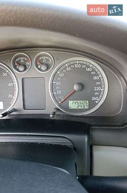 Седан Volkswagen Passat 2002 в 