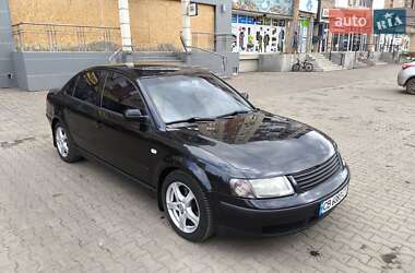 Седан Volkswagen Passat 1999 в Тростянці