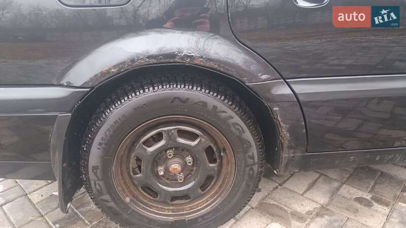 Седан Volkswagen Passat 1996 в Корце