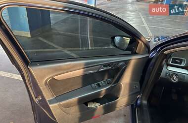 Седан Volkswagen Passat 2014 в 