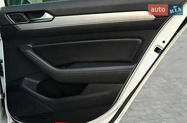 Седан Volkswagen Passat 2019 в 