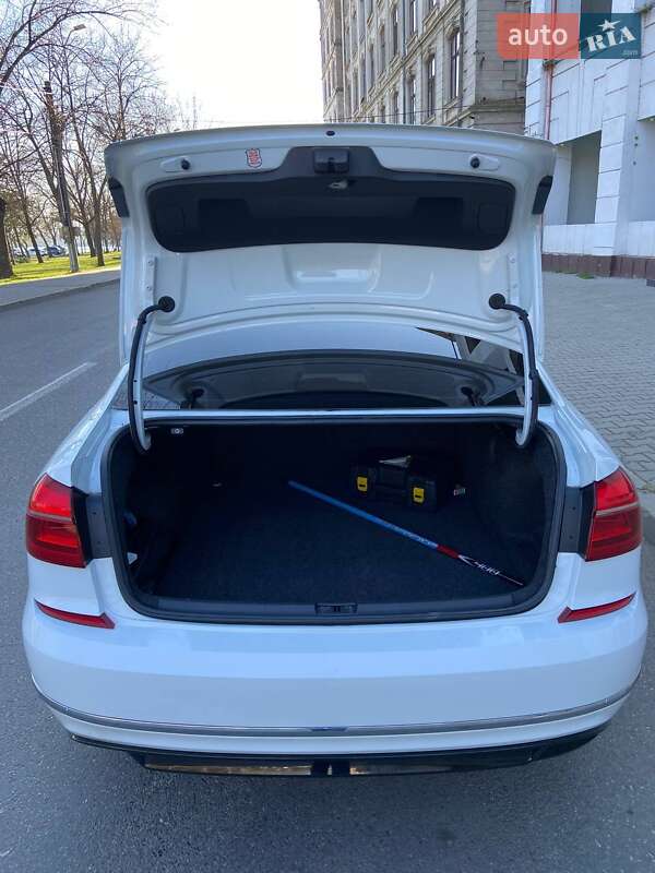 Седан Volkswagen Passat 2016 в Измаиле