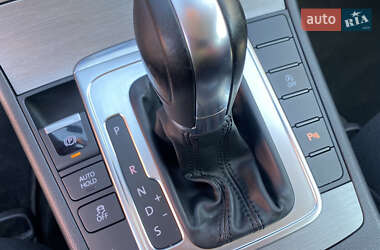 Универсал Volkswagen Passat 2012 в 