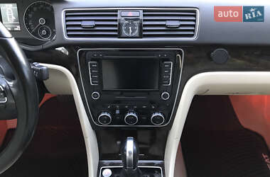 Седан Volkswagen Passat 2015 в 