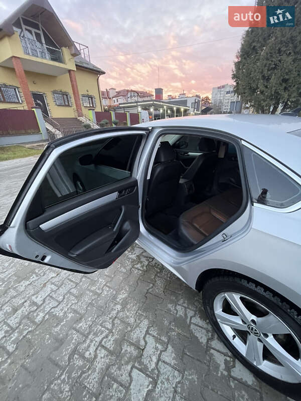 Седан Volkswagen Passat 2012 в Новояворовске