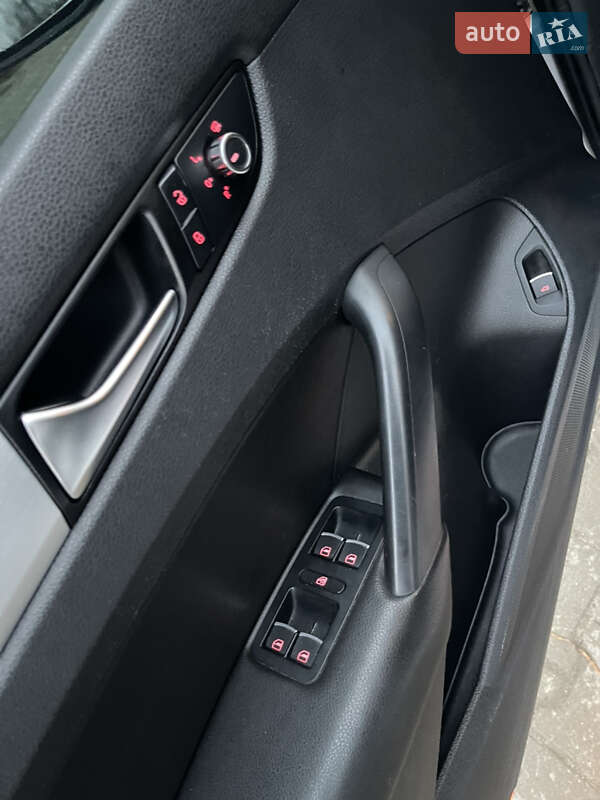 Седан Volkswagen Passat 2012 в Новояворовске