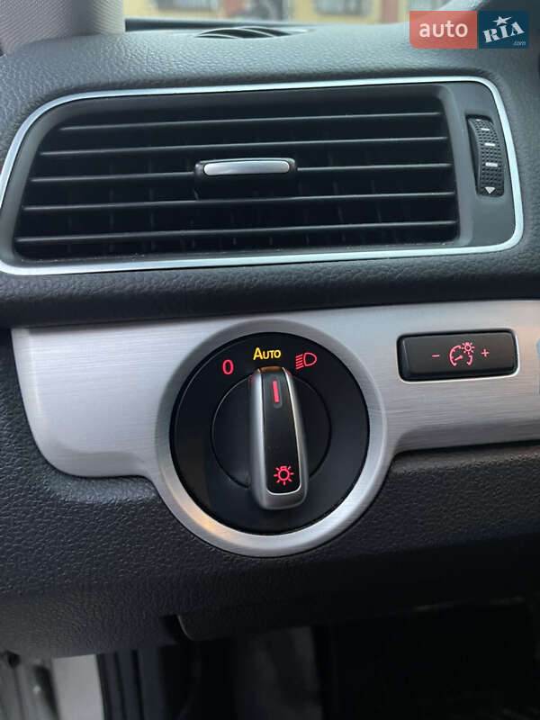 Седан Volkswagen Passat 2012 в Новояворовске