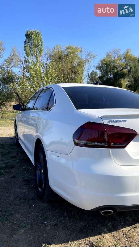 Седан Volkswagen Passat 2013 в Чернигове