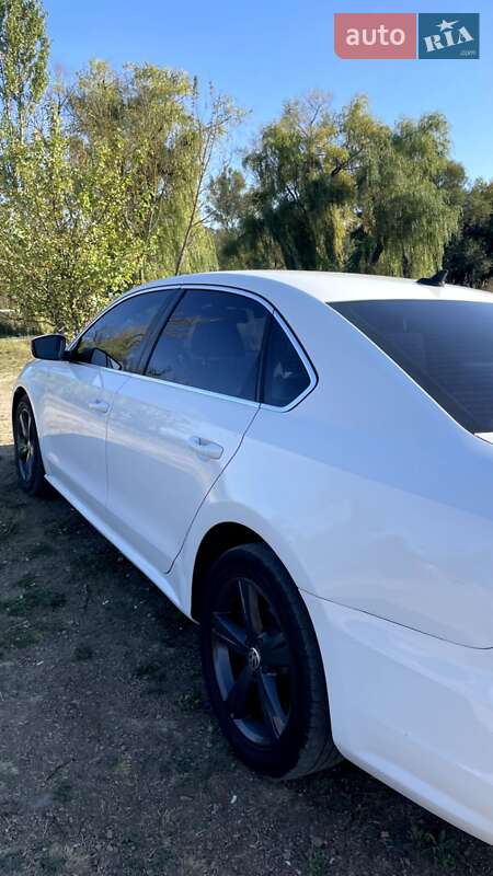 Седан Volkswagen Passat 2013 в Чернигове