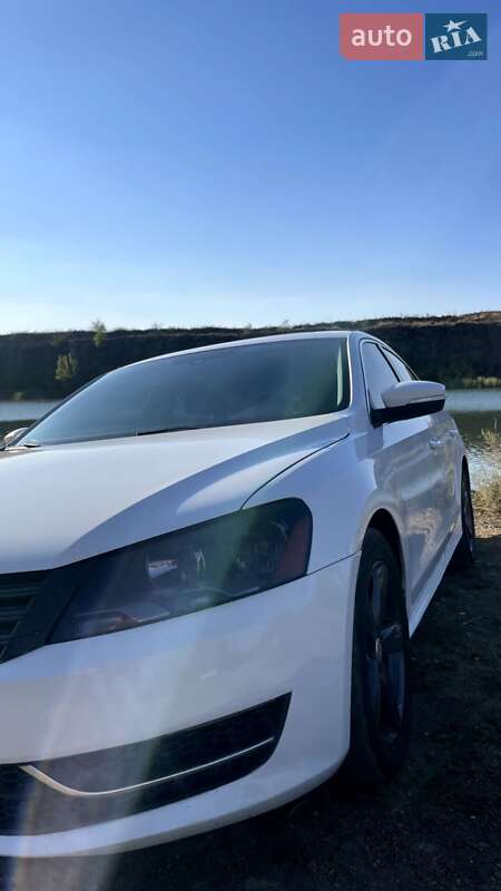 Седан Volkswagen Passat 2013 в Чернигове