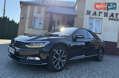 Седан Volkswagen Passat 2016 в 