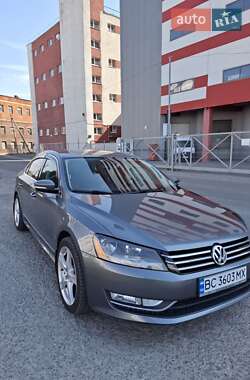 Седан Volkswagen Passat 2015 в Львові