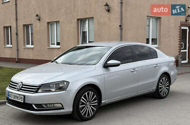 Седан Volkswagen Passat 2011 в 