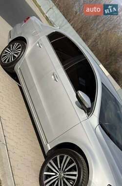 Седан Volkswagen Passat 2011 в 