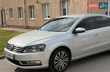 Седан Volkswagen Passat 2011 в 