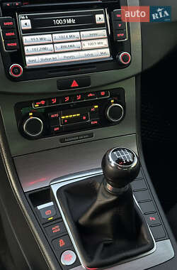 Седан Volkswagen Passat 2011 в 