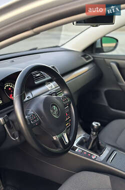 Седан Volkswagen Passat 2011 в 