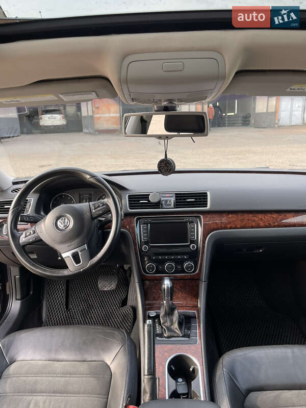 Седан Volkswagen Passat 2012 в Чернігові