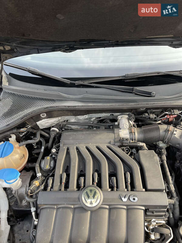 Седан Volkswagen Passat 2012 в Чернігові