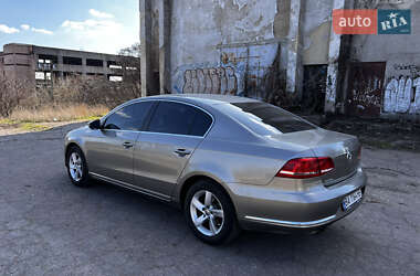 Седан Volkswagen Passat 2013 в Кропивницькому