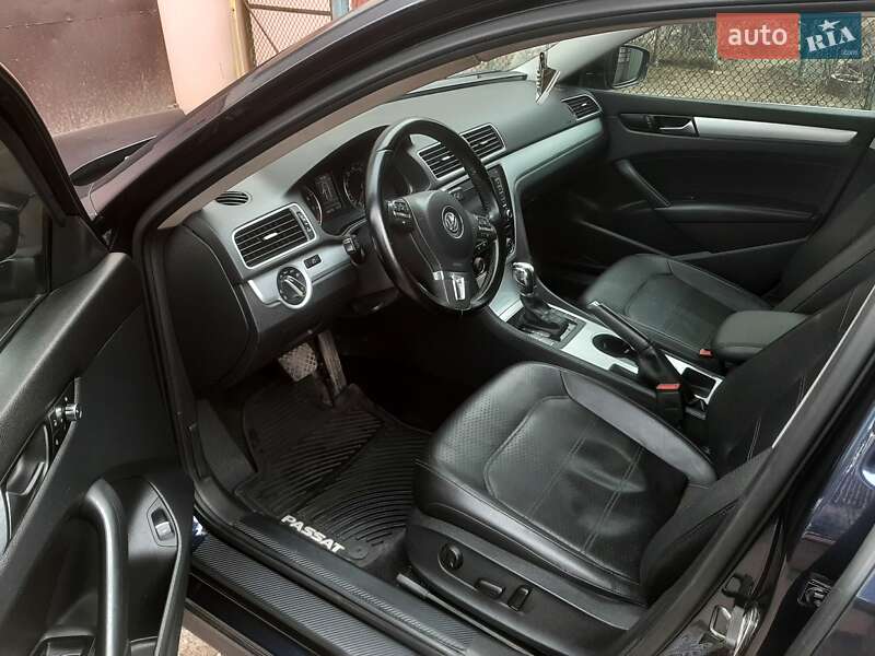 Седан Volkswagen Passat 2012 в Тернополе