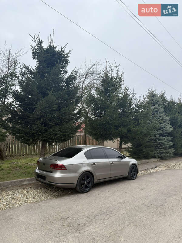 Седан Volkswagen Passat 2012 в 