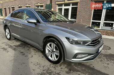 Седан Volkswagen Passat 2022 в 