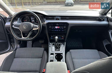 Седан Volkswagen Passat 2022 в 