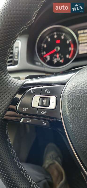 Седан Volkswagen Passat 2016 в Дніпрі