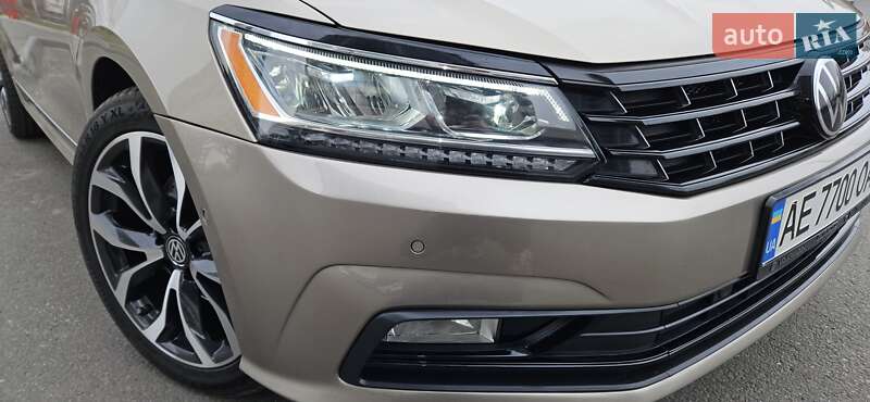 Седан Volkswagen Passat 2016 в Дніпрі