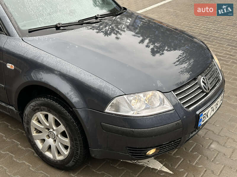 Универсал Volkswagen Passat 2002 в Ровно