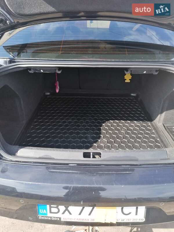 Седан Volkswagen Passat 2013 в Хмельницькому