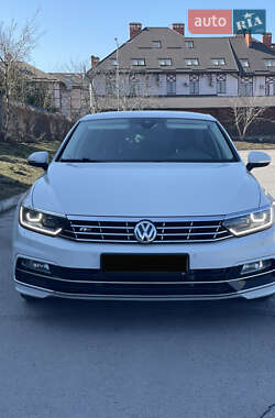 Седан Volkswagen Passat 2017 в 