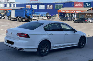 Седан Volkswagen Passat 2017 в 