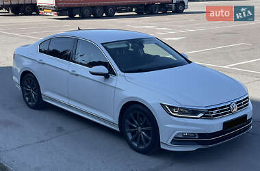 Седан Volkswagen Passat 2017 в 