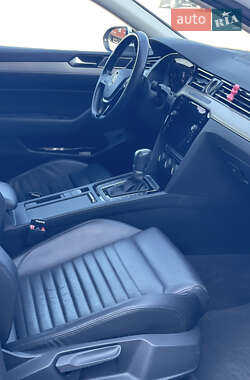 Седан Volkswagen Passat 2017 в 