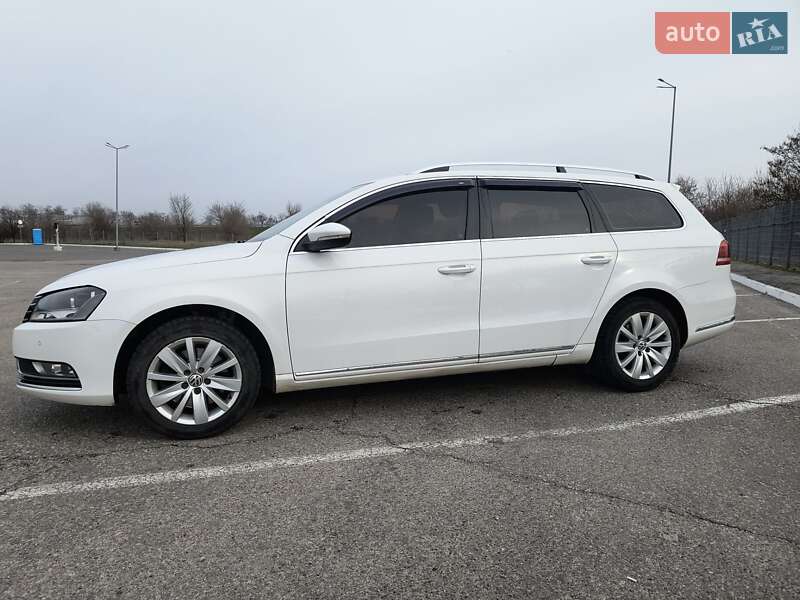 Универсал Volkswagen Passat 2012 в Днепре