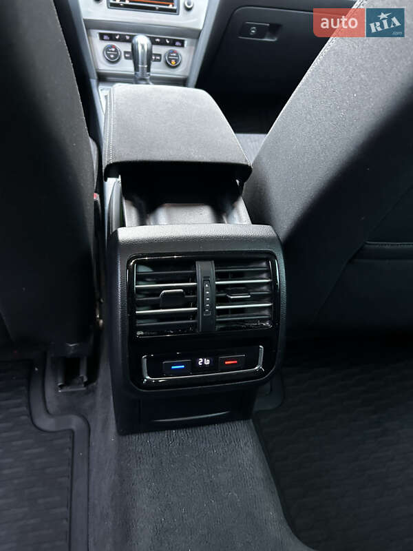 Универсал Volkswagen Passat 2015 в Ужгороде фото 12 Универсал Volkswagen Passat 2015 в Ужгороде