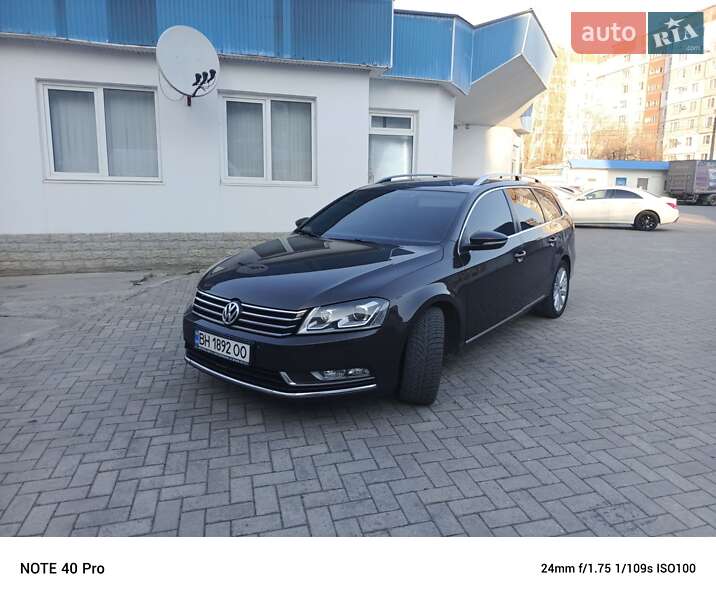 Універсал Volkswagen Passat 2012 в 