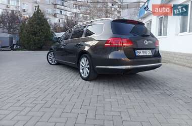Універсал Volkswagen Passat 2012 в 