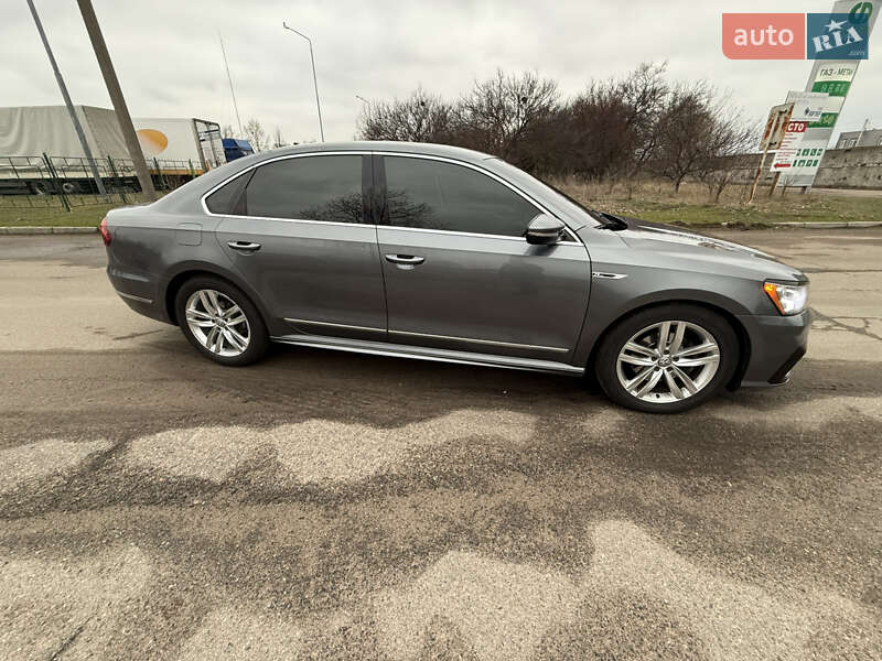 Седан Volkswagen Passat 2017 в Черкассах