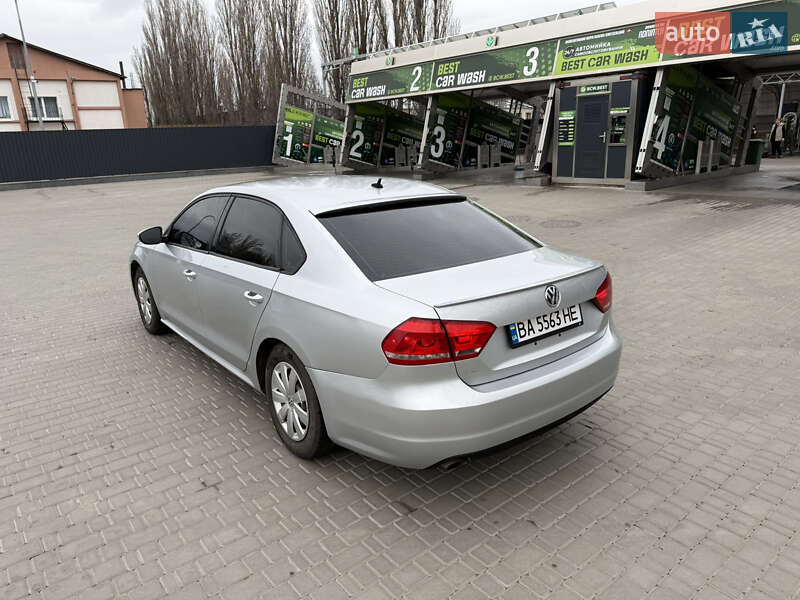 Седан Volkswagen Passat 2013 в Кропивницькому