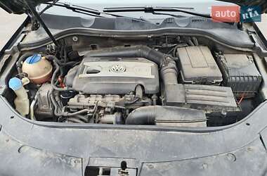 Универсал Volkswagen Passat 2011 в 